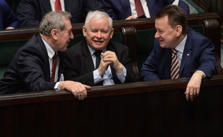 Najnowszy sondaż: PiS traci, PO zyskuje