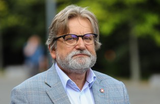 Jarosław Pinkas: Wprowadzenie podatku od grzechu ma sens [WYWIAD]