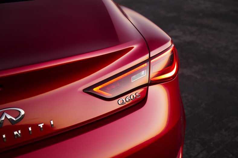 Infiniti Q60 S