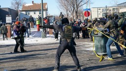 zamieszki w usa, agenci federalni zabili człowieka na ulicy. "ilu amerykanów musi zginąć?"
