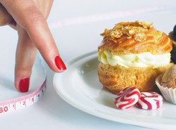 Cheat meal, czyli oszukany posiłek na diecie. Warto ulec pokusie?