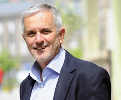 Antyszczepionkowcy grożą prezydentowi Wałbrzycha. Szełmeja pod ochroną policji