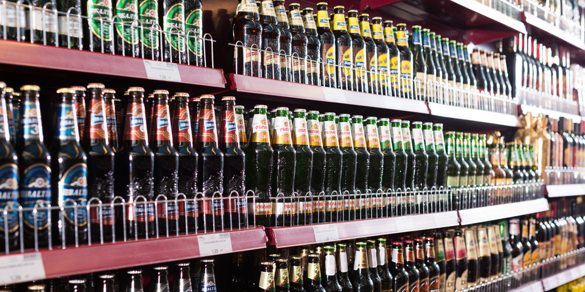 Ma być trudniej kupić alkohol – PiS chce dać samorządom dodatkowe uprawnienia