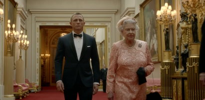 Prorocza scena z udziałem Elżbiety II i Jamesa Bonda. Ludzie piszą, że zabrał ją w jej ostatnią drogę. FILM