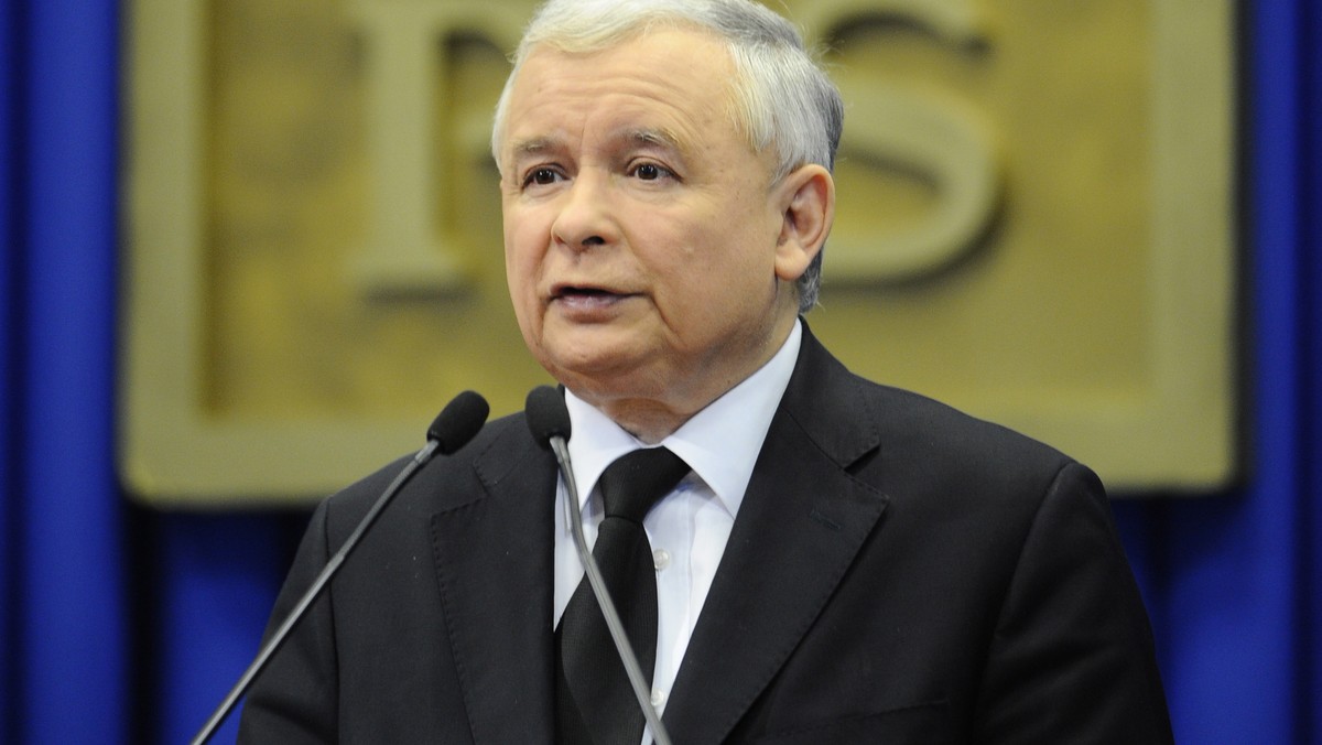 Nie zrezygnuję z immunitetu - zapowiedział prezes PiS Jarosław Kaczyński odnosząc się do jego procesu sądowego z byłym wicepremierem w rządzie PiS, Romanem Giertychem.