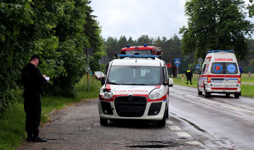 Tragiczny wypadek z udziałem karetki pogotowia koło Chojnic