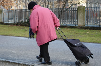 Renty wdowie będą już w tym roku? Sprawdzamy, co z pieniędzmi