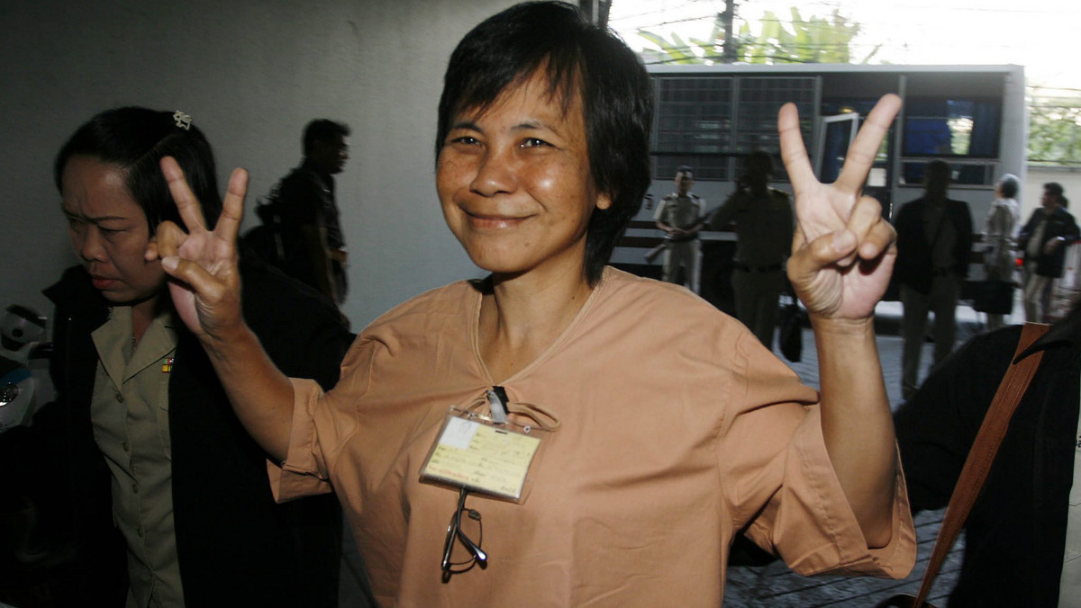 Na 15 lat więzienia skazał sąd w Tajlandii polityczną działaczkę za obrazę królewskiego majestatu. Daranee Charnchoengsilpakul została zatrzymana w 2008 roku po wiecu, na którym używała ostrego języka, mówiąc o monarchii.