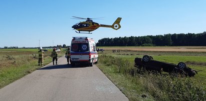 Potworny wypadek na Podlasiu. Siła uderzenia była tak wielka, że 12-latek wypadł z auta [ZDJĘCIA]