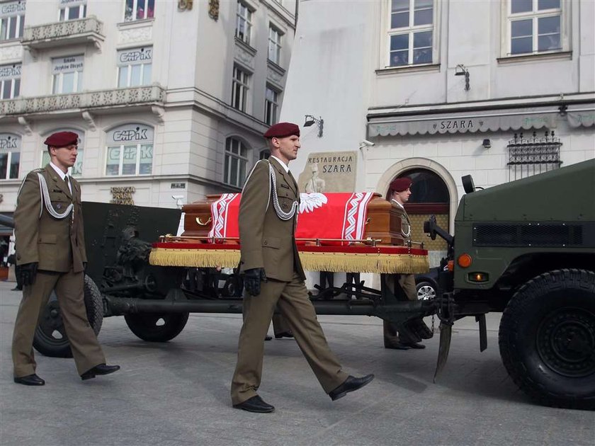 Pogrzeb Pary Prezydenckiej. Uroczystości pogrzebowe w Krakowie.