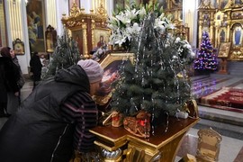 Evo šta nikako ne smete da RADITE na Badnji dan i Božić: Dok Badnjak ne pregori, nema spavanja, to nosi SMRT!