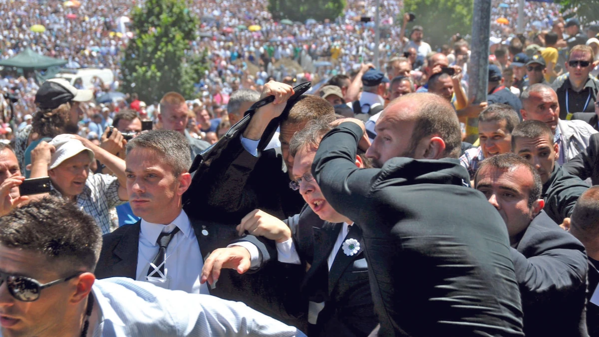 NAPAD NA VUČIĆA U SREBRENICI Tužilaštvo BiH još bez informacija za  Skupštinu - Blic