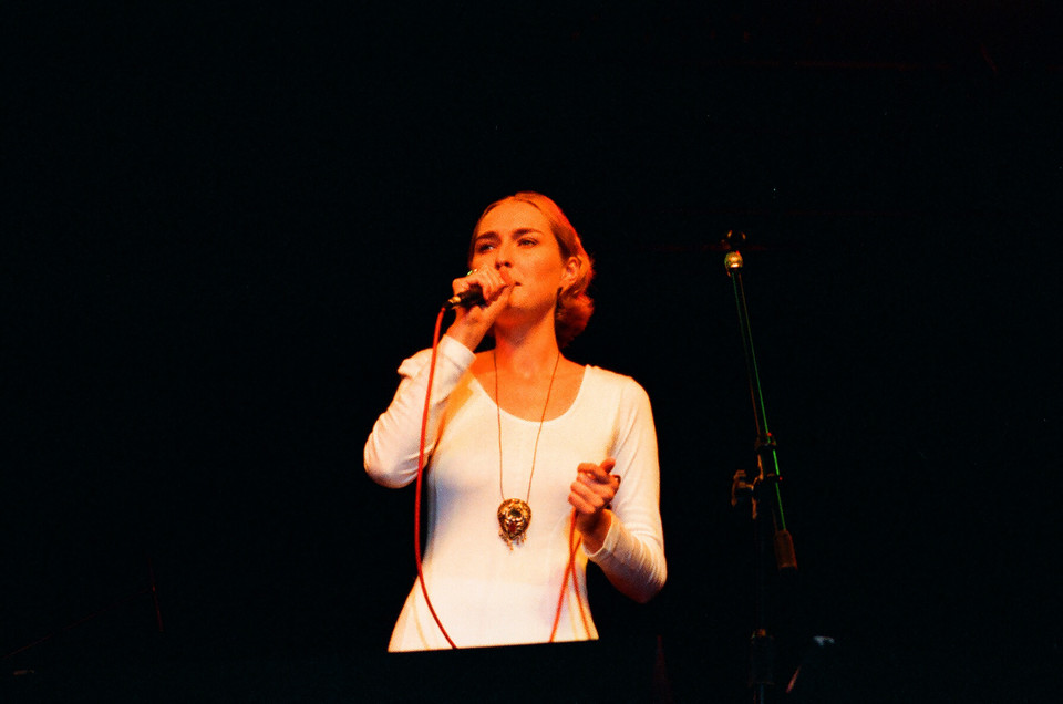 Anita Lipnicka na sopockim festiwalu "Marlboro Rock-In" w 1994 roku (fot. Grzegorz Kszczotek)