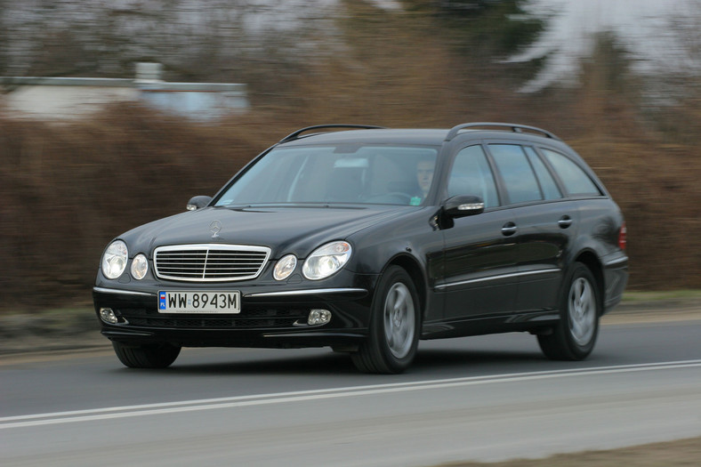 Mercedes klasy E (S211) - lata produkcji 2003-09, cena 30-40 tys. zł