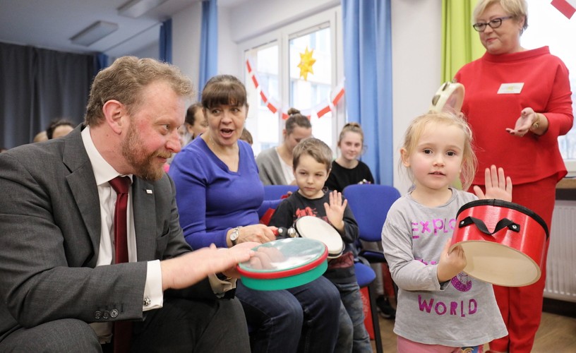 Minister zdrowia Łukasz Szumowski na spotkaniu z dziećmi w Szpitalu Dziecięcym przy ul. Niekłańskiej w Warszawie