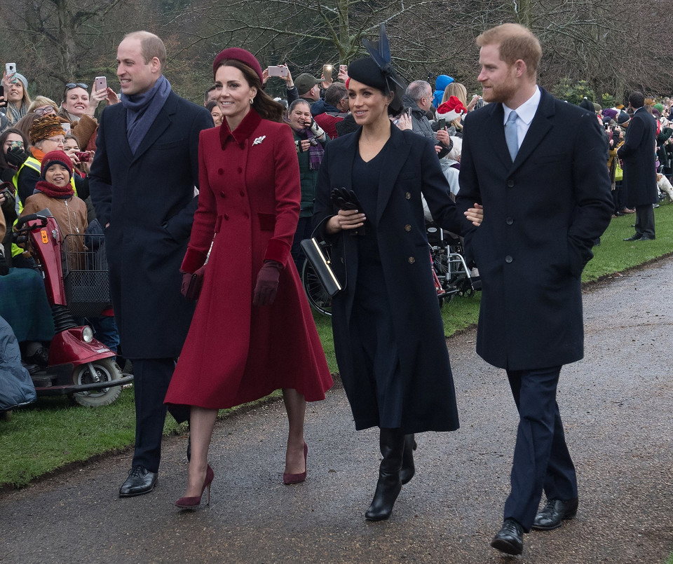 Książęta Cambridge - Kate i William oraz książęta Sussex - Meghan i Harry
