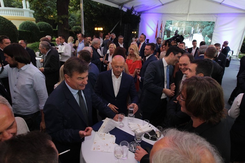 Neki od njih na sinoćnjem skupu Kluba privrednika