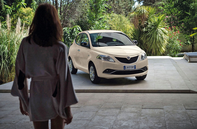 Frankfurt 2015: zmodernizowana Lancia Ypsilon