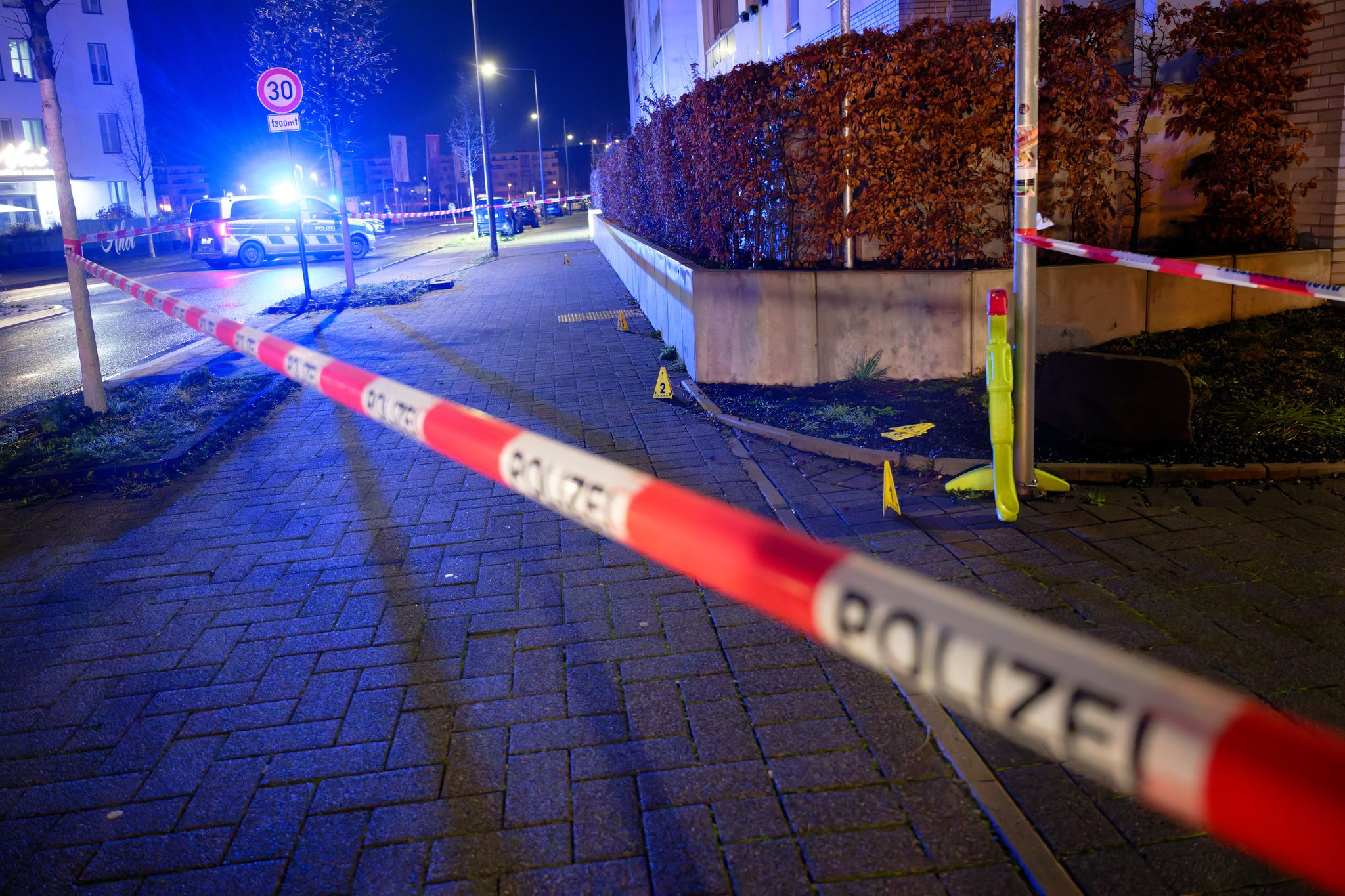 Schießerei während Dinnershow: Zwei Schwerverletzte vor Kölner Halle