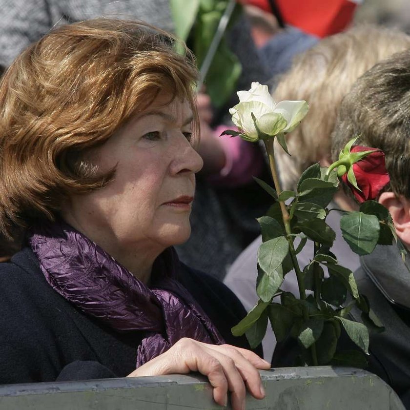 plac Piłsudksiego, żałoba, Warszawa, katastrofa, śmierć prezydenta, Lech Kaczyński, msza