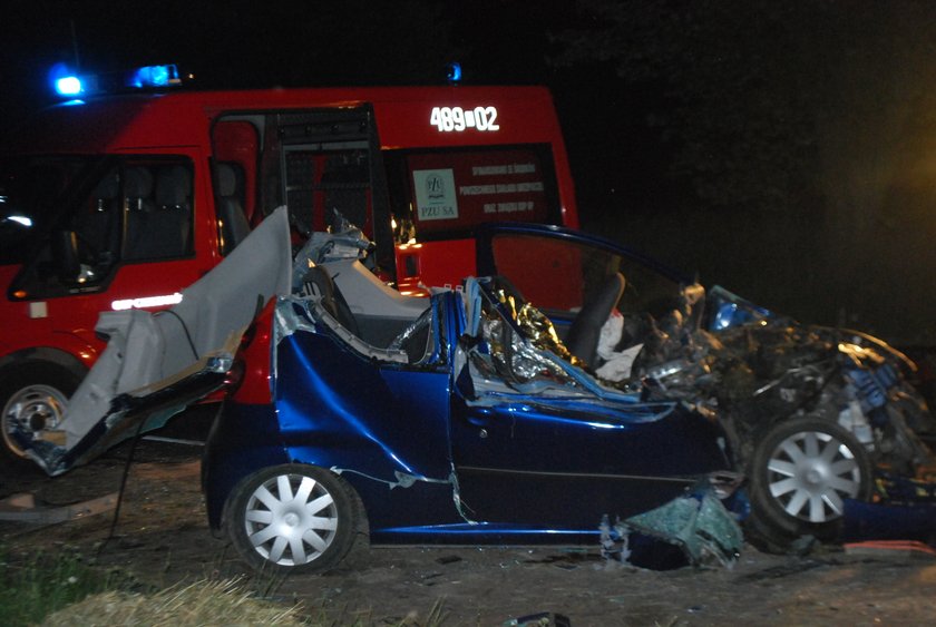 Auto zderzyło się z ciągnikiem