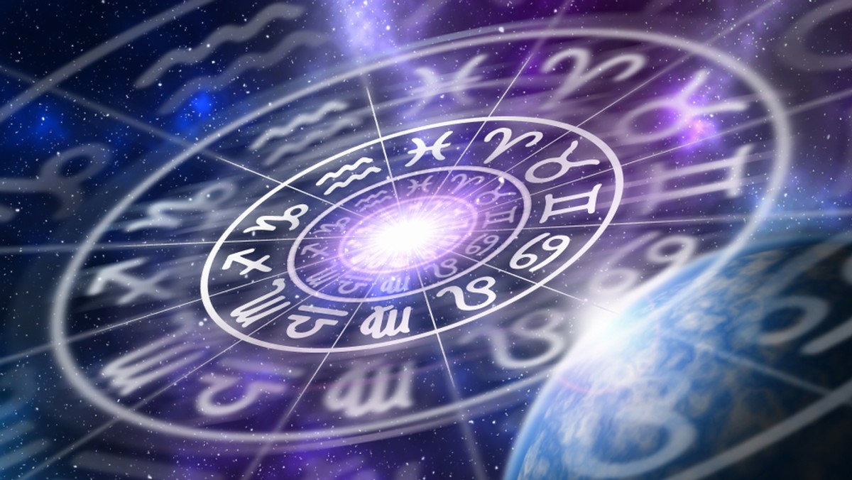 Horoskop dzienny na 16 marca 2018 roku. Układ ciał niebieskich podlega ciągłym zmianom. Dla jednych znaków zodiaków będą one szczęśliwe, dla innych mogą oznaczać kłopoty. Sprawdź horoskop na piątek 16 marca!