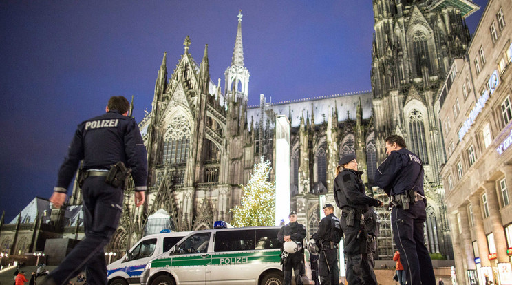 Egyre több rendőrt látni Kölnben / Fotó: MTI