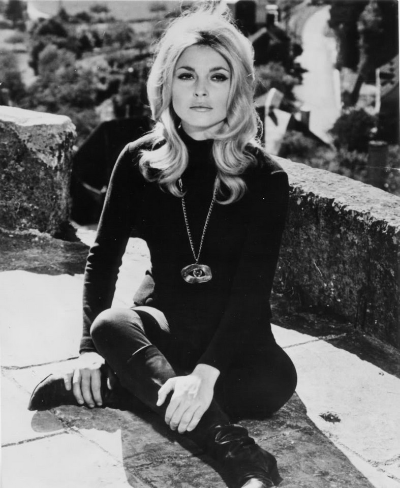 Sharon Tate w filmie "Oko diabła"