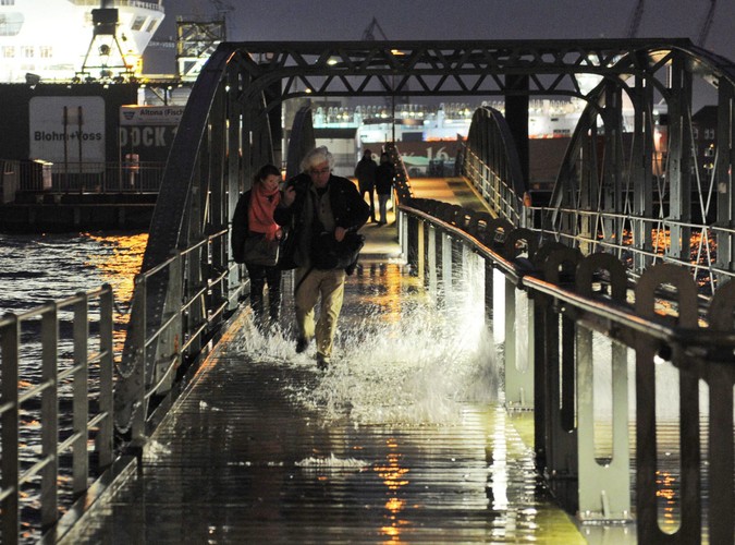 Zalany most w Hamburgu