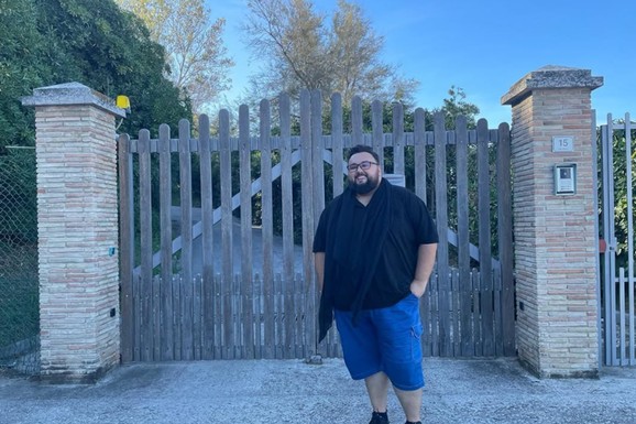 Pevač zbog viška kilograma nije hteo da napusti estradu: "Sebi sam dao za pravo da pevam"