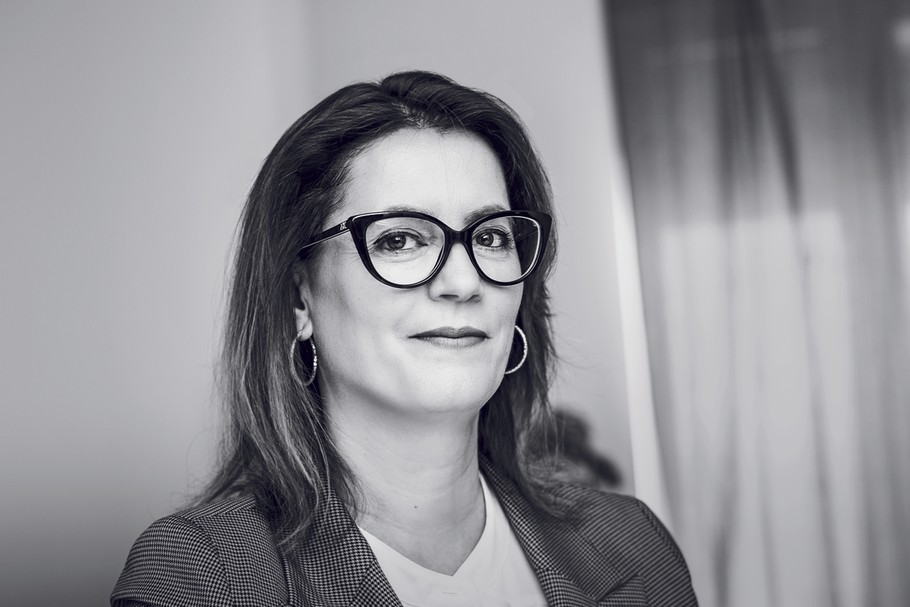 Katarzyna Zajdel-Kurowska, polska ekonomistka, do października 2022 r. dyrektor wykonawczy w Banku Światowym. Wcześniej, w latach 2013–2018, członek zarządu Narodowego Banku Polskiego, zastępca dyrektora wykonawczego w Międzynarodowym Funduszu Walutowym (2009–2012) i wiceminister finansów (2007–2009)