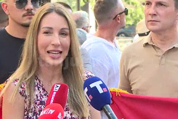 (VIDEO) "TU SMO DA ČUJEMO LJUDE I DA BUDEMO SA NJIMA" Ministarka Handanović na skupu SNS: "Želimo da pošaljemo poruku zajedništva"