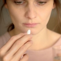 Víz helyett valami mással szedi be a gyógyszerét? A gyógyszerész komoly mellékhatásokra figyelmeztet