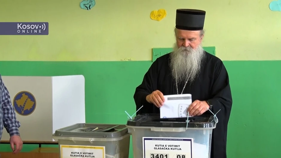 Mitropolit Teodosije glasao je u Gračanici