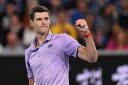 Hurkacz w 1/8 finału Australian Open po blisko czterech godzinach na korcie