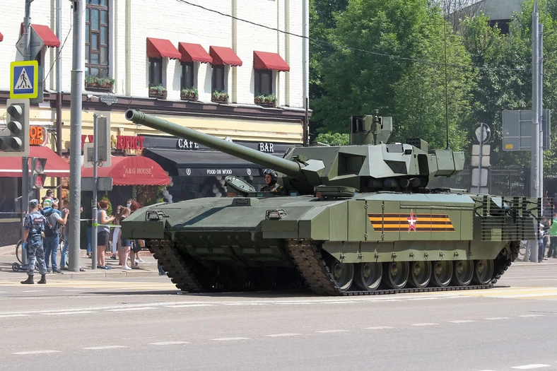 Mimo koszmarnych pancernych strat Rosji w Ukrainie na froncie ciągle nie widzimy najnowszych czołgów Moskwy — T-14 Armata