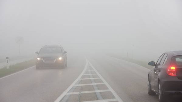 Ceață densă în 29 de județe: vizibilitate scăzută pe A0 Centura Bucureşti, A2 Bucureşti-Constanţa şi A3 Bucureşti-Braşov, avertisment pentru șoferi 