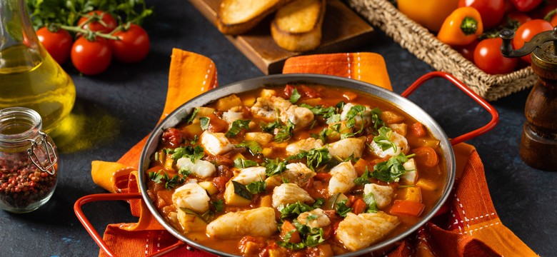 Pyszny obiad na piątek. Podajemy przepis, Ty gotujesz. Aromatyczny gulasz z ryb