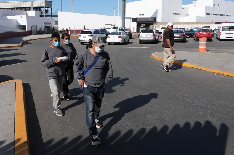 Porodica se vraća u Meksiko nakon što su deportovani na graničnom prelazu u Tihuani 20. januara
