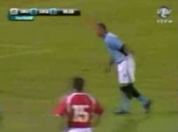 Zobacz, jak strzela się z amputowaną nogą