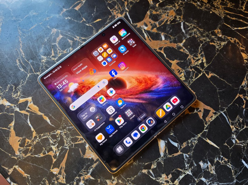 Honor Magic V6 