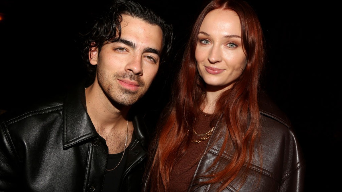 Joe Jonas i Sophie Turner się rozwodzą. "Nie wspierał jej po drugiej ciąży"  - Kobieta