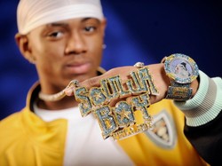 Kolejny raper za kratkami