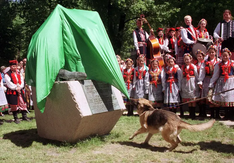 Odsłonięcie pomnika Dżoka