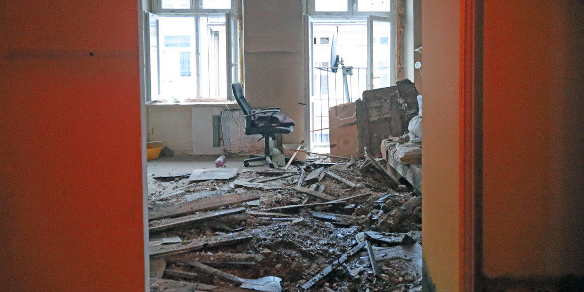 Katastrofa budowlana w Łodzi. Sufit spadł do mieszkania