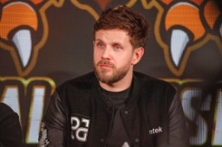 Antek Królikowski chwali się udziałem w proteście przeciw edukacji zdrowotnej. Wypomniano mu sprawę alimentów