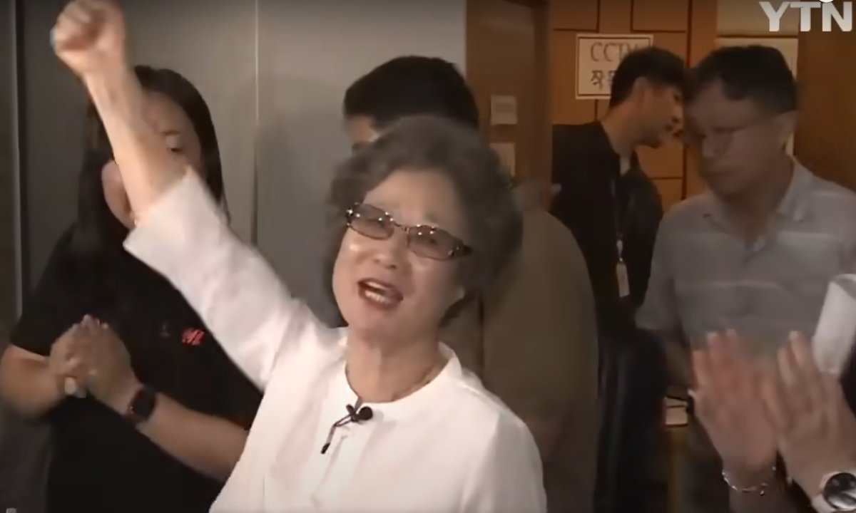 Odgryzła fragment języka agresora. Po 60 latach została uniewinniona i przeproszona przez prokuraturę