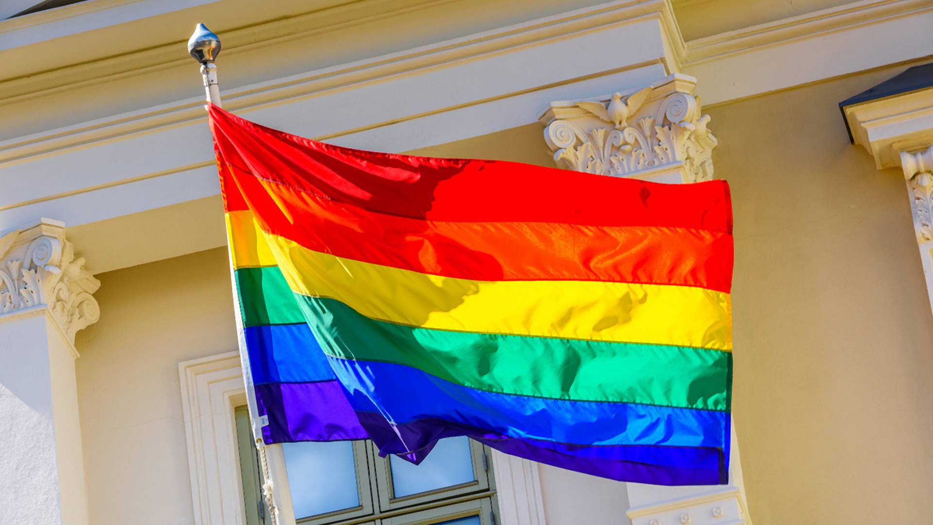 Norveška ratna mornarica prvi put plovi pod LGBT zastavom: Bitno nam je da podržimo različitost