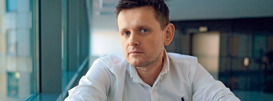 Tomasz Woźniak, współzałożyciel software house’u Future Mind, tworzącego aplikacje m.in. dla Żabki, LPP czy Empiku, planuje sprzedaż biznesu i m.in. w tym celu utworzył fundację rodzinną.