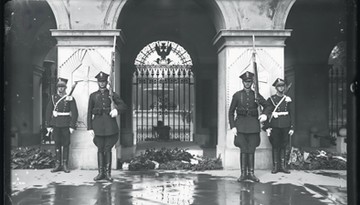 Grób Nieznanego Żołnierza. Jak Polska upamiętniła Bohaterów?